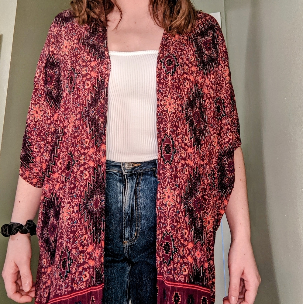 GARAGE Patterned Shawl - Picture 2 of 6